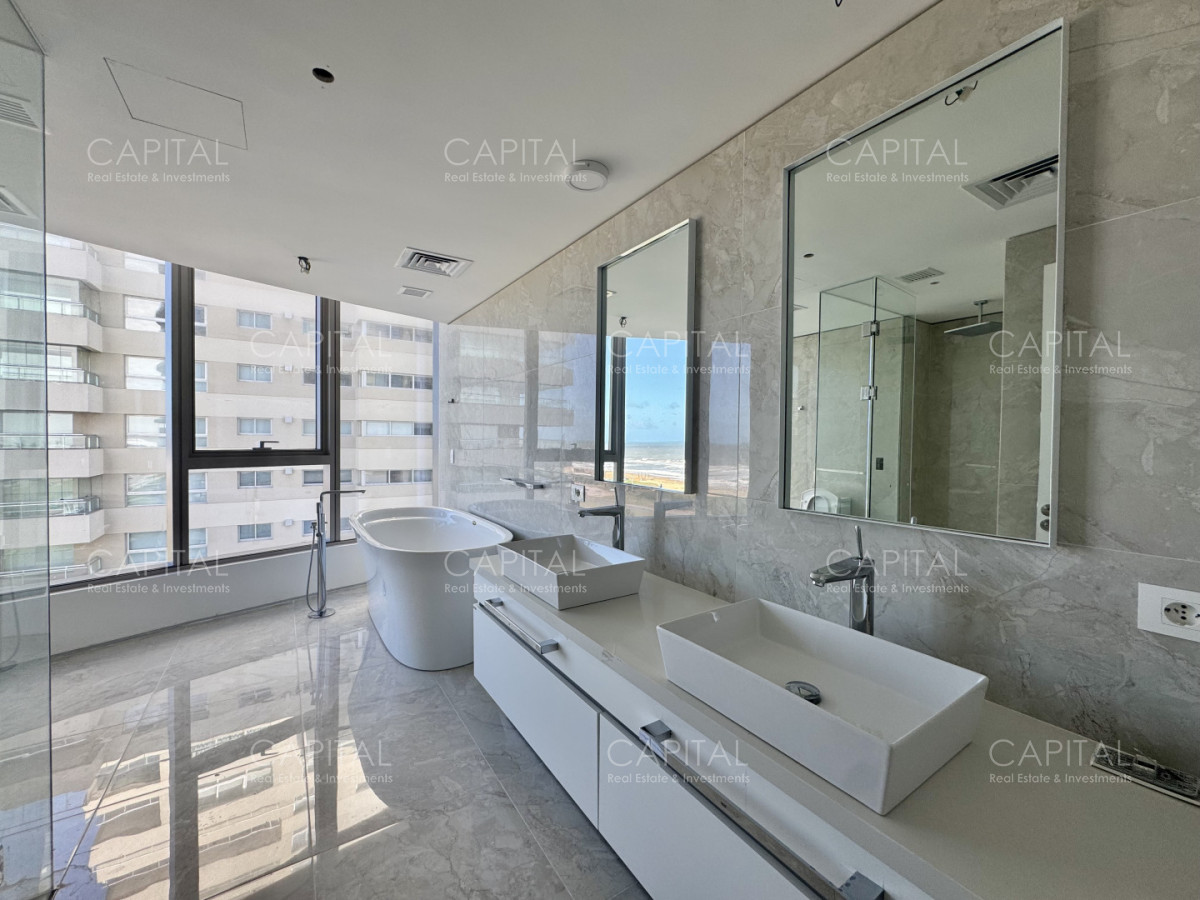 Apartamento ID.39868 - TRUMP TOWER DE TRES DORMITORIOS Y SERVICIO EN VENTA PUNTA DEL ESTE