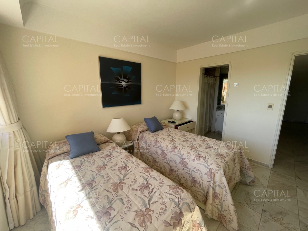Apartamento ID.36605 - Excepcional semipiso Torre de Categoria frente a Playa Mansa