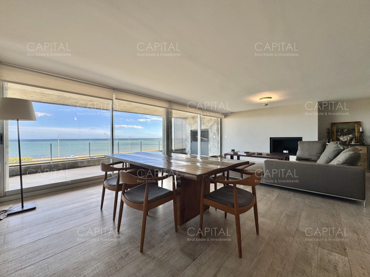 Apartamento ID.39886 - Apartamento duplex frente al mar en playa mansa en venta