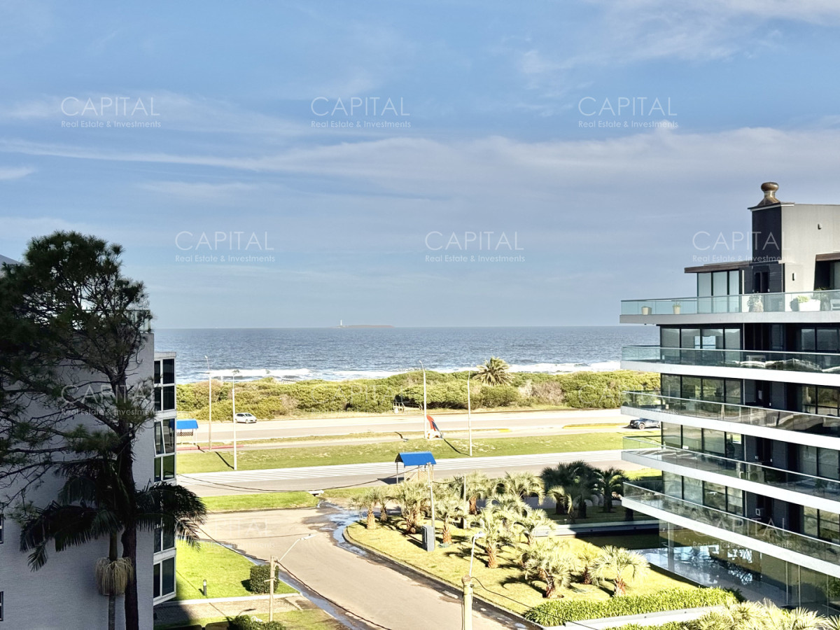 Apartamento ID.40602 - Departamento Esquinero de 2 Dormitorios en Punta del Este con Vista al Mar