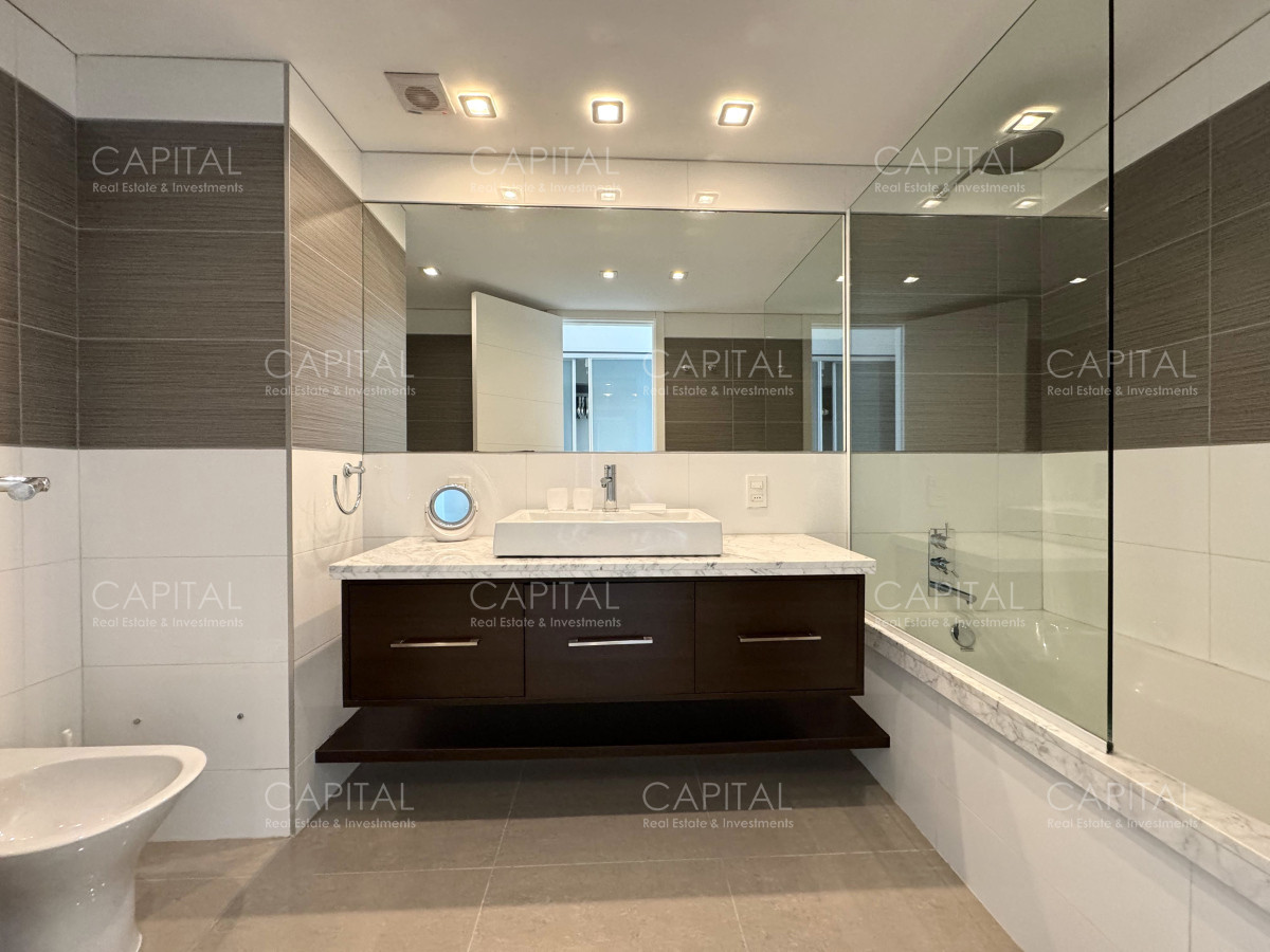 Apartamento ID.38714 - Pent-house en venta en Playa Brava Punta Del Este 