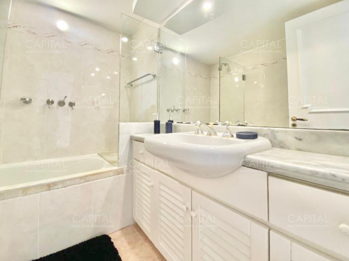 Apartamento ID.33457 - Beverly Tower Punta del Este Apartamento de tres dormitorios frente al mar en alquiler