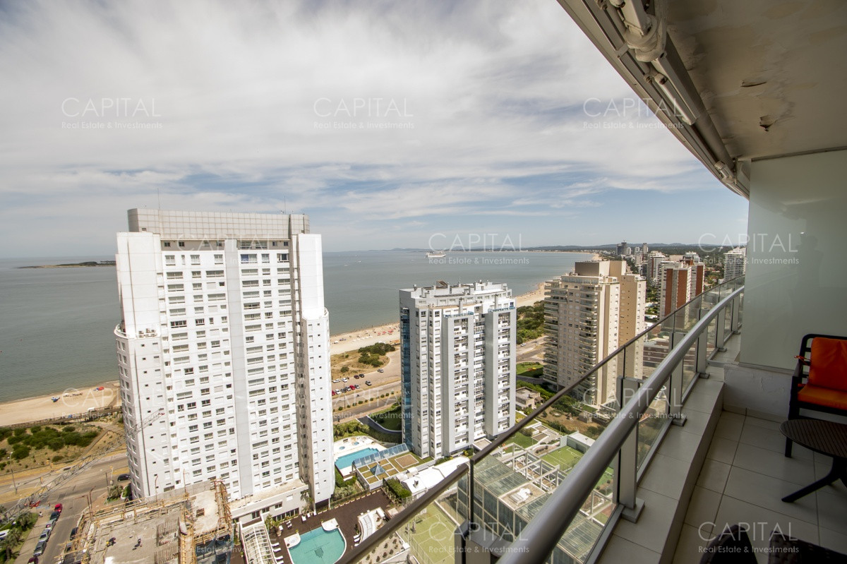 Apartamento ID.25836 - Apartamento Season Tower Playa Mansa 2 dormitorios Jacuzzi mirando al Mar