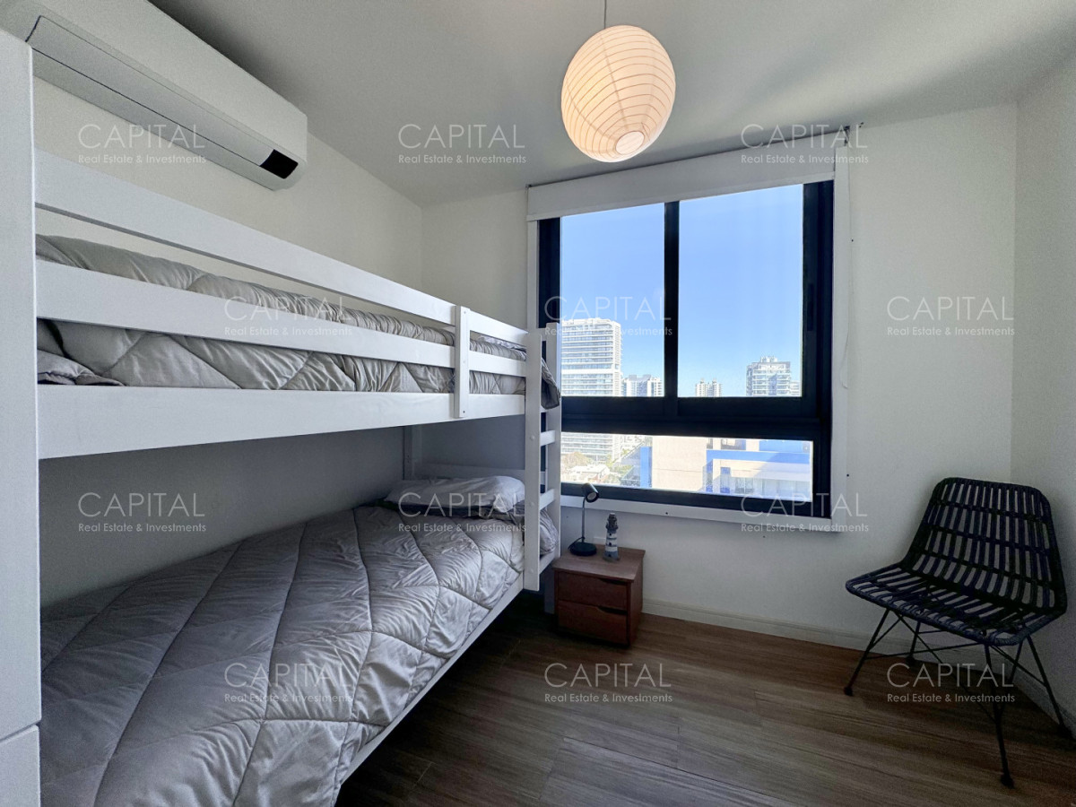 Apartamento ID.40075 - Apartamento de dos dormitorios con vista al Mar, Playa Brava, Punta del Este.