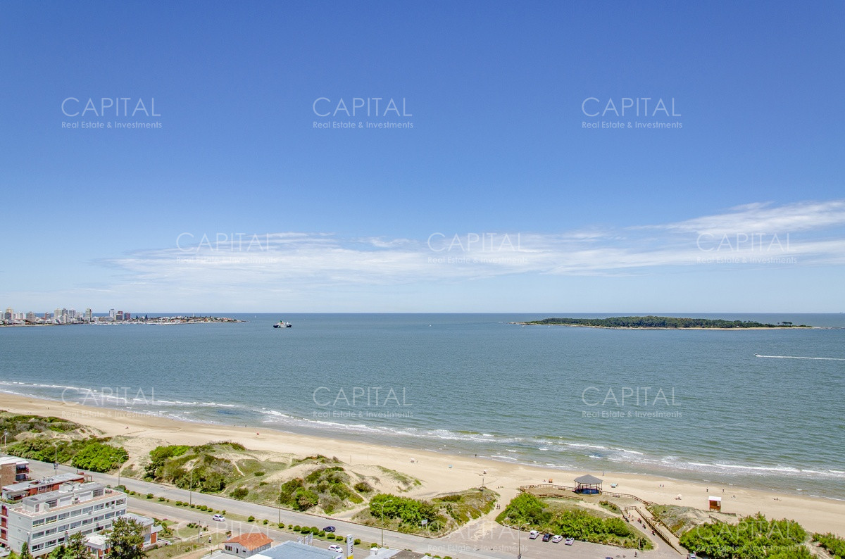Apartamento ID.33697 - Apartamento en Le Jardin de tres dormitorios y dependencia de servicio en Venta Punta del Este en venta