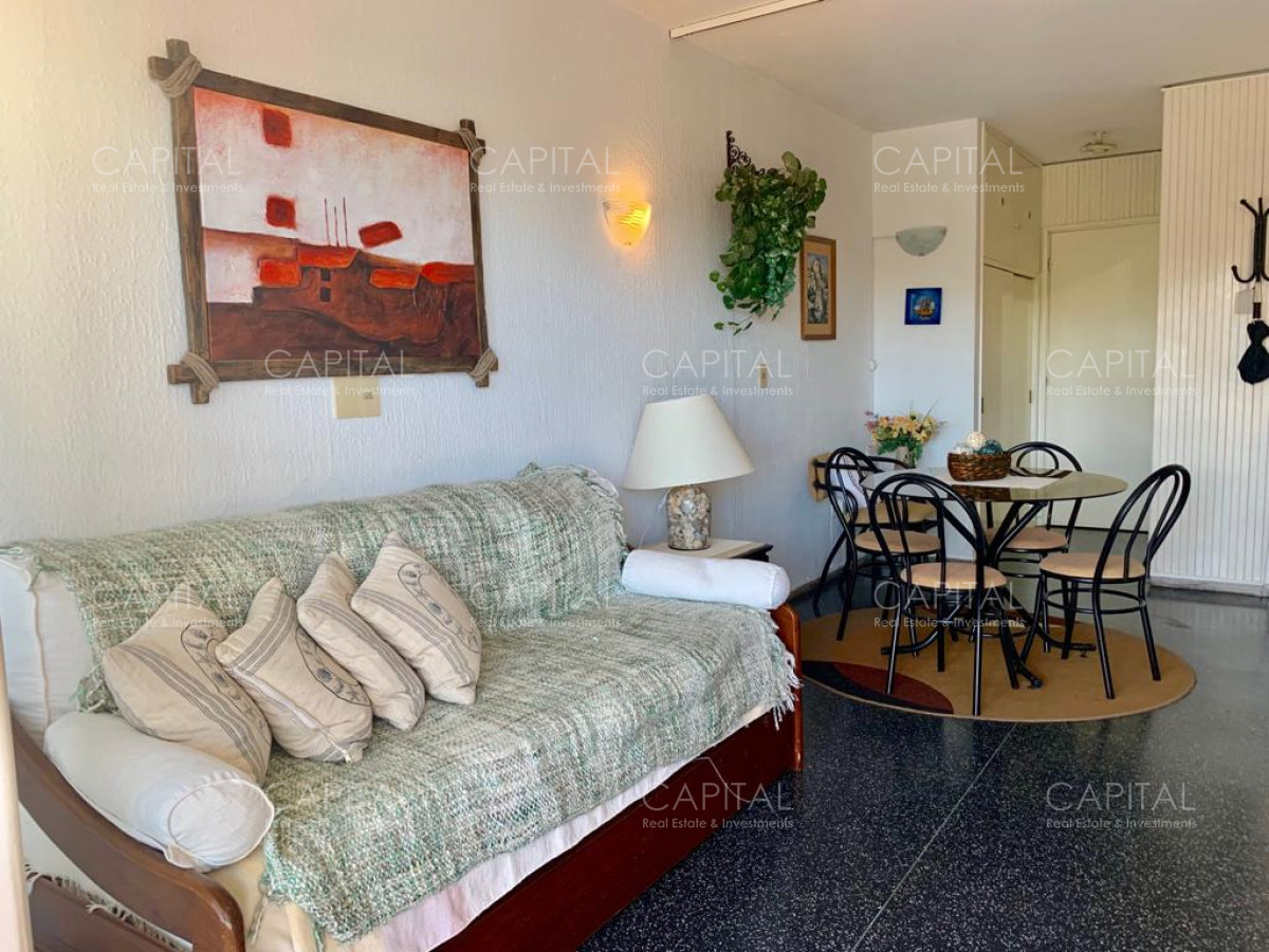 Apartamento ID.28098 - Apartamento Primera Fila Playa Mansa en Venta Un Dormitorio Punta Este