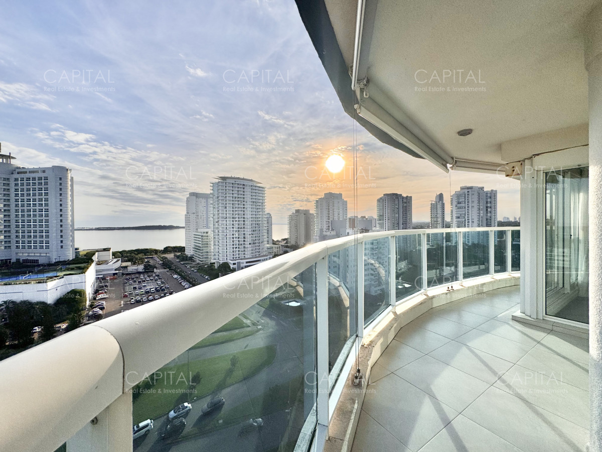 Apartamento ID.38246 - APARTAMENTO EN VENTA DE 3 DORMITORIOS EN PLAYA MANSA PUNTA DEL ESTE