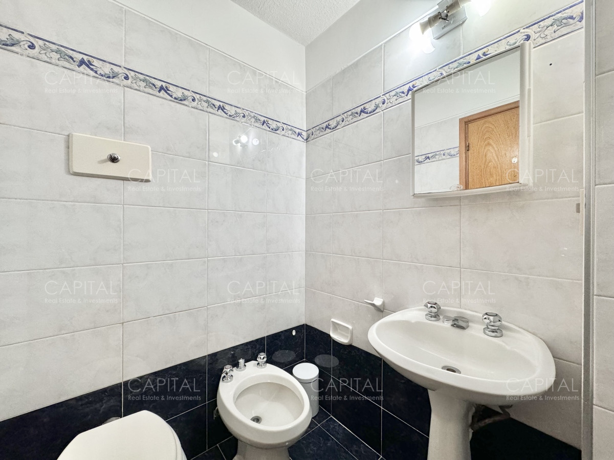 Apartamento ID.30302 - Apartamento de dos dormitorios en venta con vista al mar y parrillero propio. Punta del Este