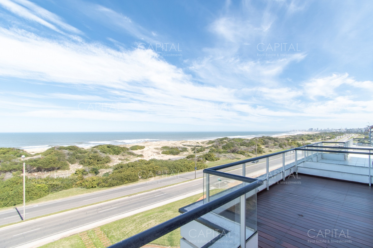 Apartamento ID.24988 - Alquiler Apartamento Frente al Mar Tres Dormitorios y Servicio