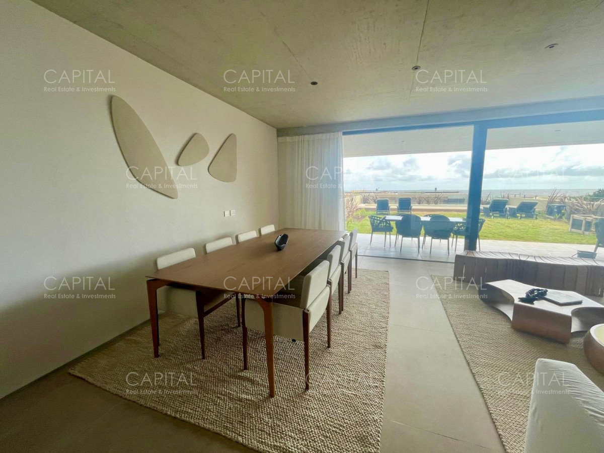 Apartamento ID.38226 - Departamento  en venta sobre el mar en La Barra con piscina y parrillero