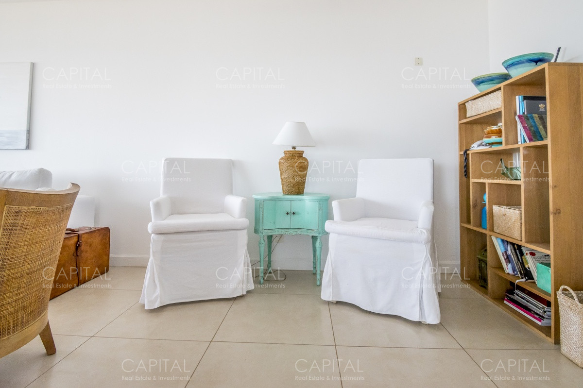 Apartamento ID.27993 - Apartamento PentHouse de 3 dormitorios y dependencia en alquiler anual.