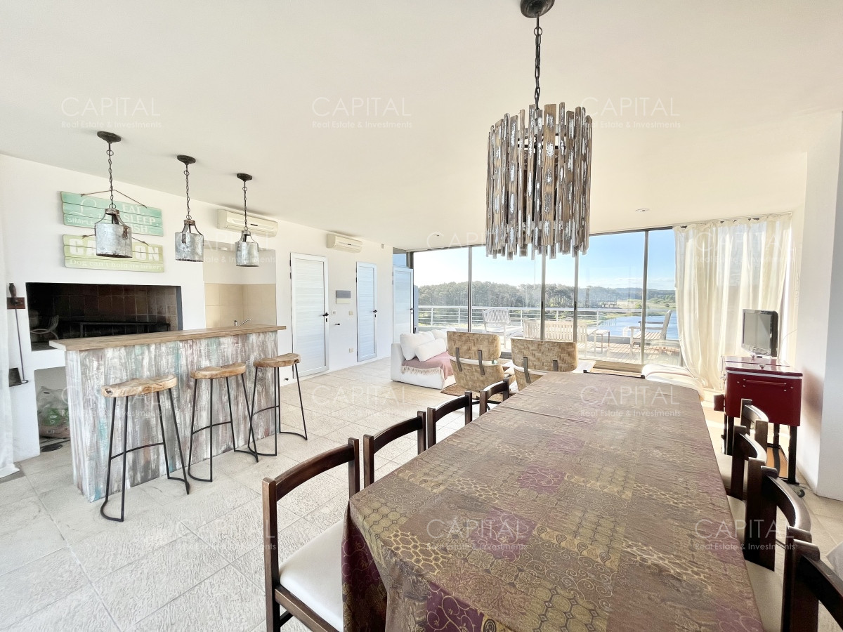 Apartamento ID.35310 - Penthouse de Cuatro Ambientes en Punta del Este 