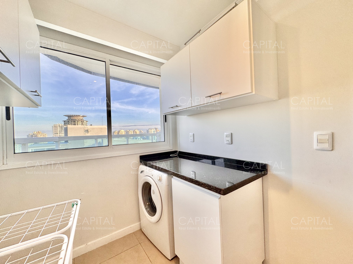 Apartamento ID.38246 - APARTAMENTO EN VENTA DE 3 DORMITORIOS EN PLAYA MANSA PUNTA DEL ESTE