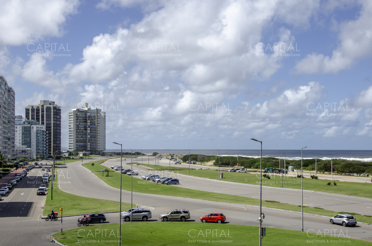 Apartamento ID.37932 - Departamento en Imperiale Punta del Este Venta de Tres Dormitorios en Playa Brava 