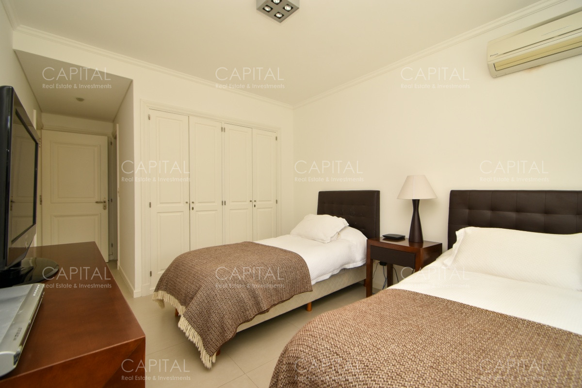 Apartamento ID.30835 - Venta de exclusivo PentHouse sobre playa Brava, Punta del Este