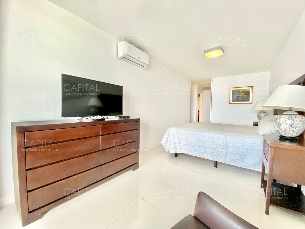 Apartamento ID.32684 - Apartamento en Venta Art Tower Tres Dormitorios en Suite