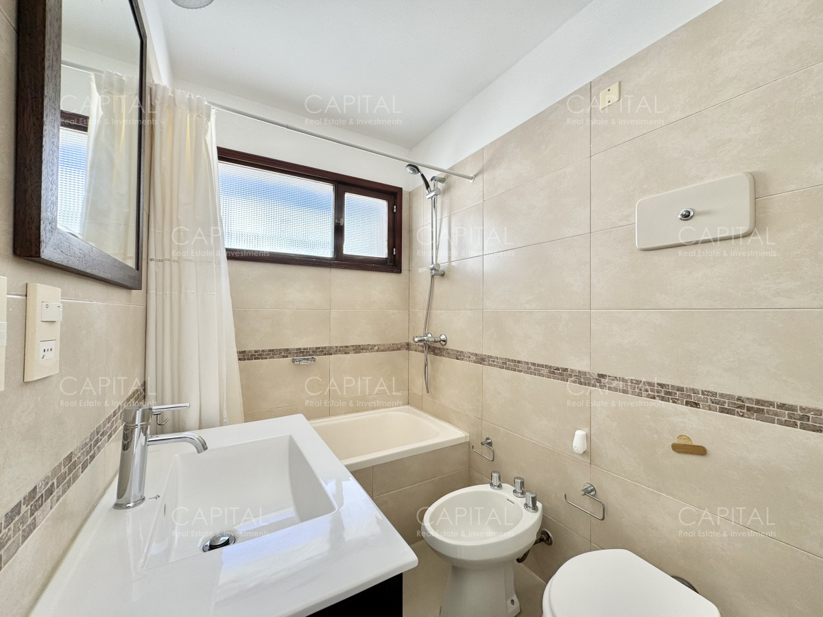 Apartamento ID.38759 - Apartamento de tres dormitorios en venta en Península, Punta del Este.