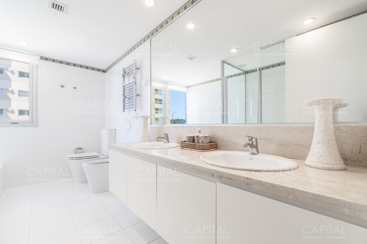 Apartamento ID.35359 - Le Parc Esquinero en Venta Tres Dormitorios