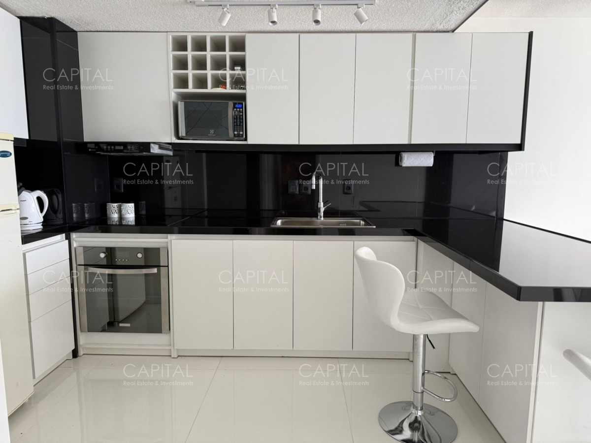Apartamento ID.39425 - Apartamento en Alquiler de 1 dormitorio y medio en Playa Mansa frente al mar