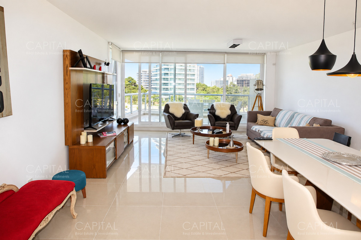 Apartamento ID.38831 - Departamento en venta 3 dormitorios en Torre One a 100 mts de Playa Brava