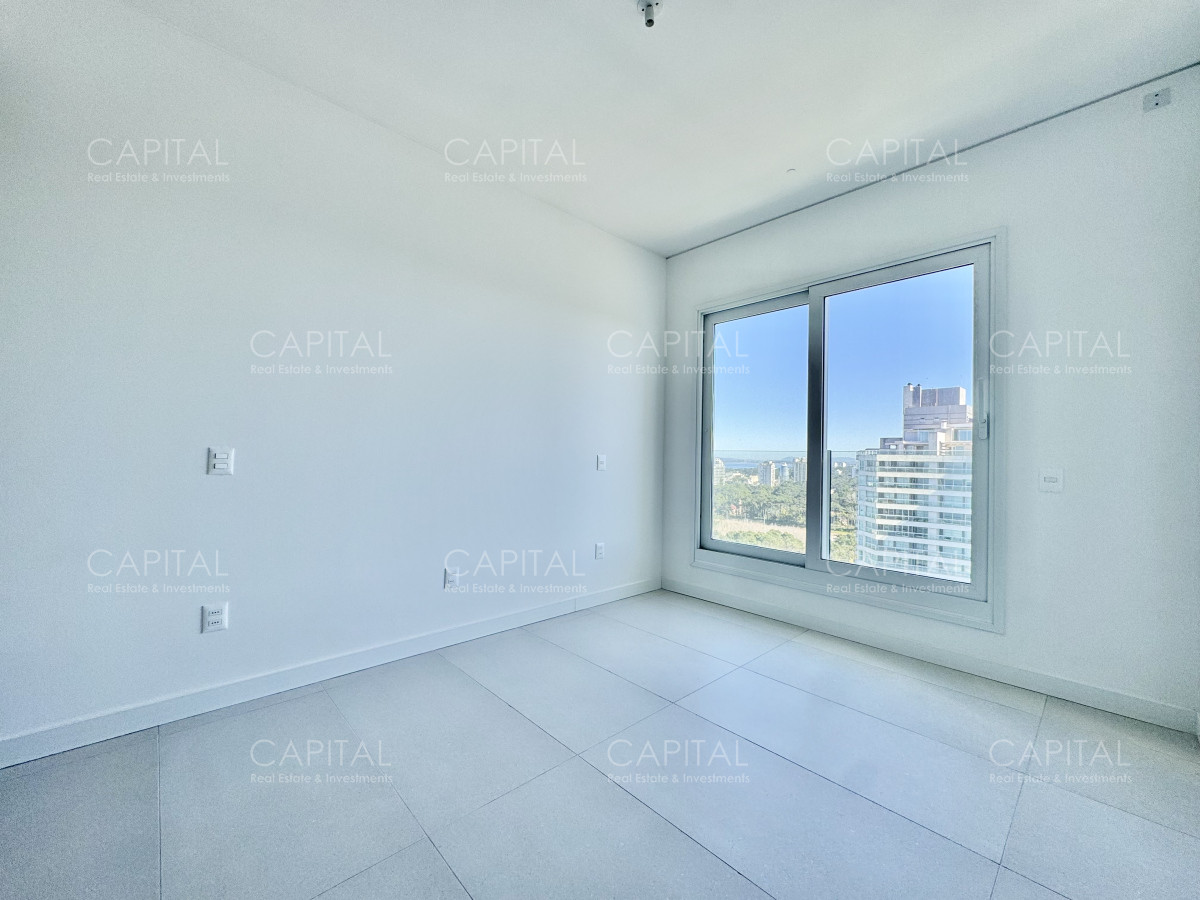 Apartamento ID.38866 - Le Parc IV de tres dormitorios piso alto en veta