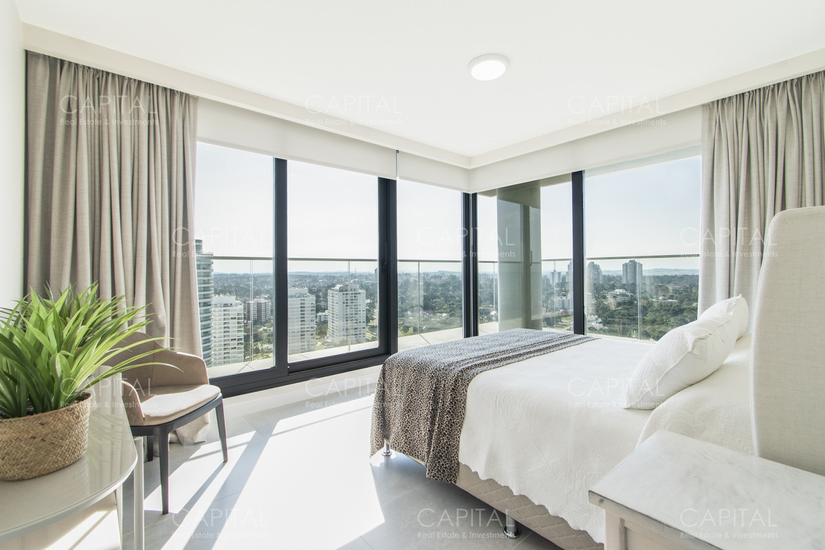 Apartamento ID.33696 - Apartamento en primera linea frente al mar Esquinero a Punta Ballena en edificio VENETIAN