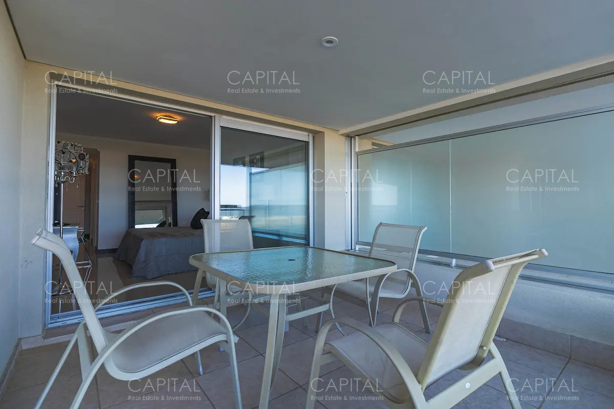 Apartamento ID.33892 - Apartamentoen torre lobos de tres dormitorios en primera linea frente al mar en Playa Brava en Alquiler, Punta del Este