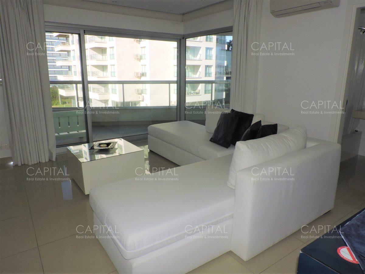 Apartamento ID.37022 - Moderno semipiso 3 dormitorios y dependencia en Playa Brava