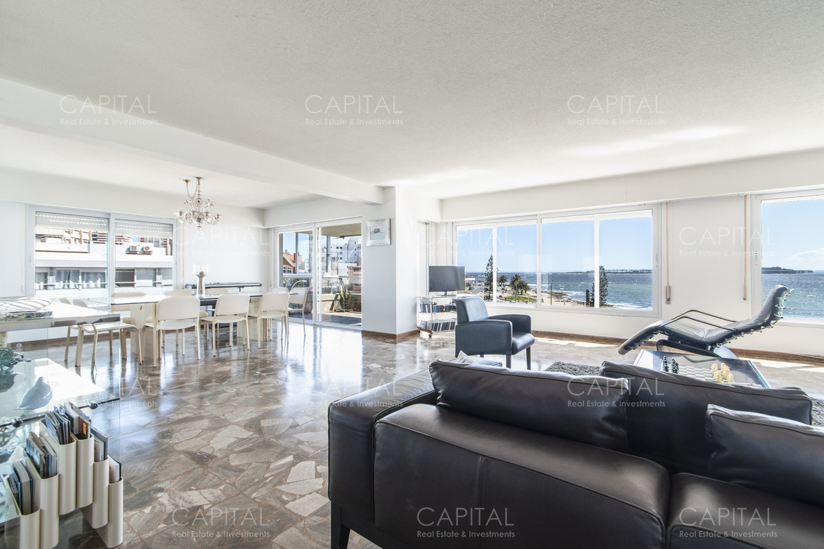 Apartamento ID.31268 - Malecon Punta del Este Apartamento de 3 dormitorios y servicios en venta en primera linea, Playa Mansa.