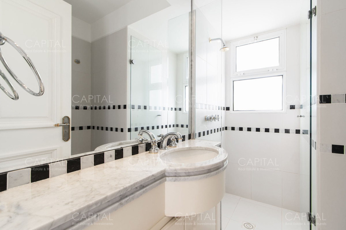 Apartamento ID.35180 - Apartamento en Venta 3 Suites + Dependencia en Primera Linea Brava