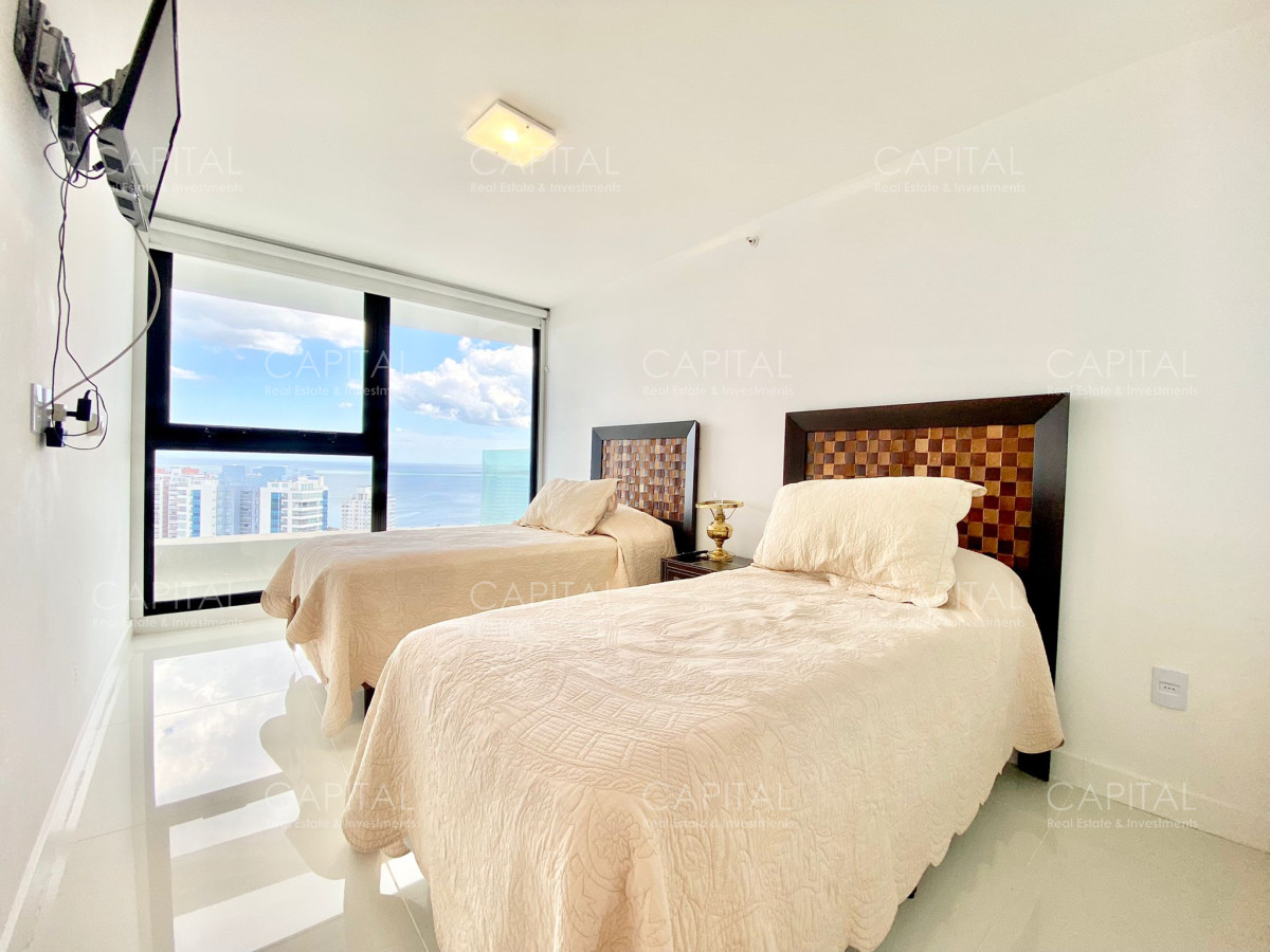 Apartamento ID.32684 - Apartamento en Venta Art Tower Tres Dormitorios en Suite