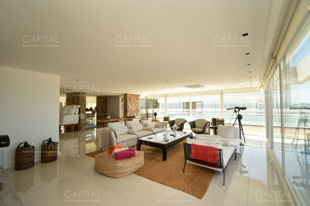 Apartamento ID.30835 - Venta de exclusivo PentHouse sobre playa Brava, Punta del Este