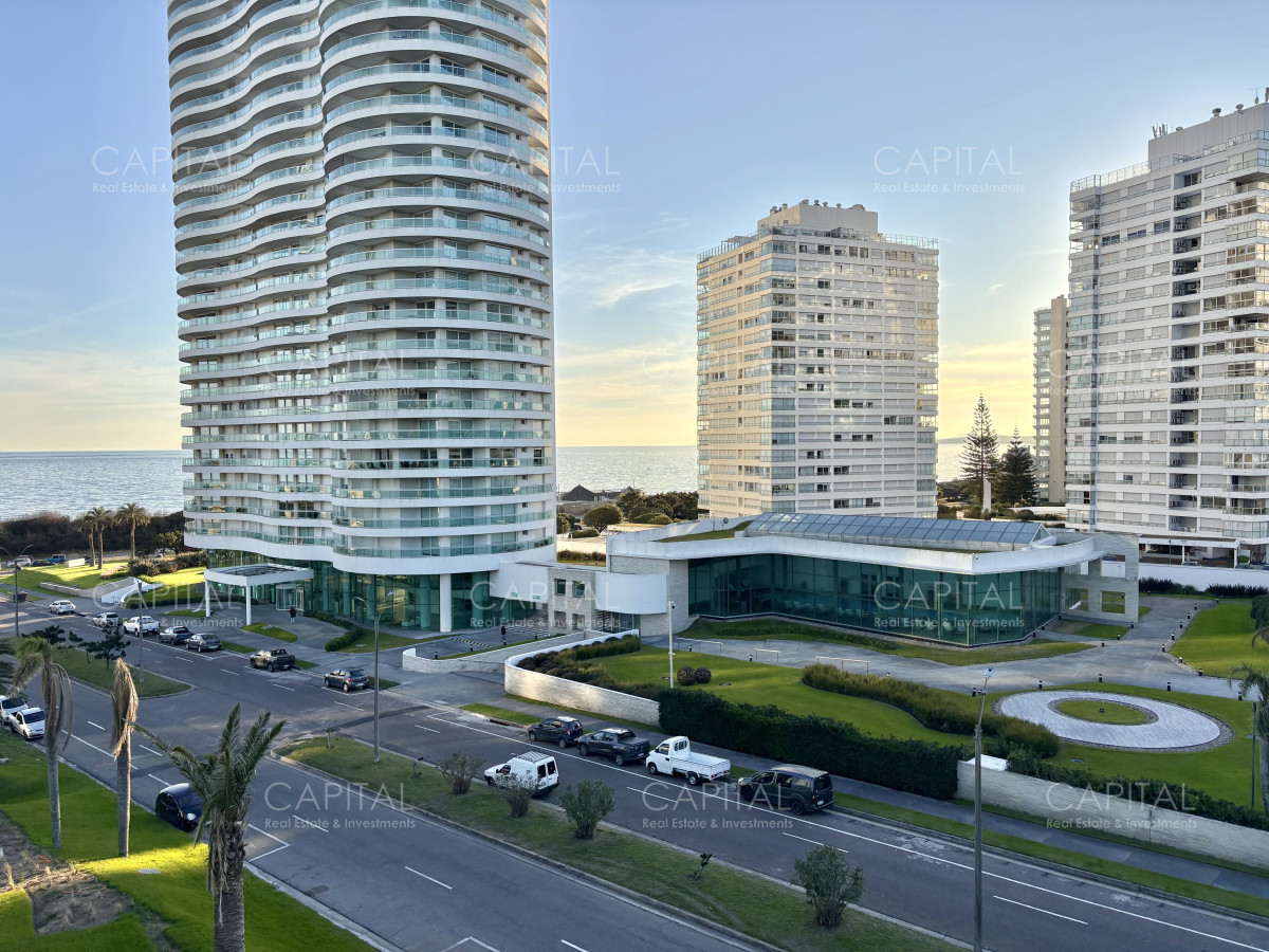 Apartamento ID.38783 - Apartamento de tres dormitorios en Saint Moritz Punta del Este en venta