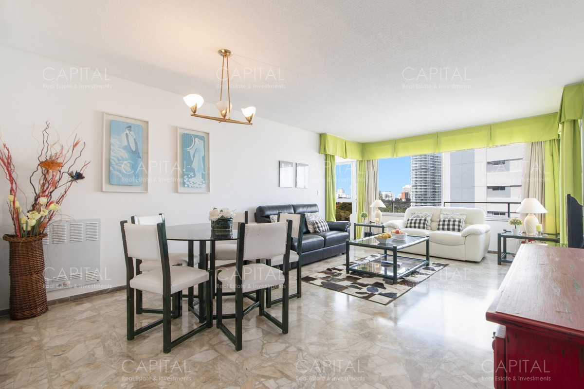 Apartamento ID.32842 - Apartamento con vista al mar en venta en Playa Mansa.