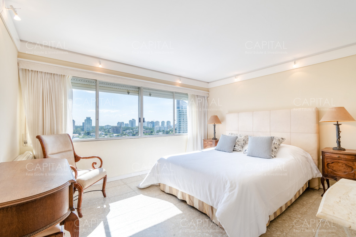 Apartamento ID.30607 - Penthouse de Cuatro Dormitorios frente al Mar - Venta Playa Mansa