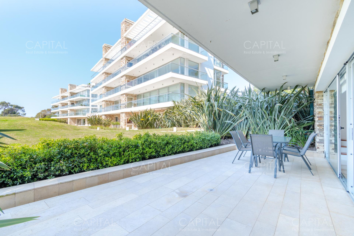 Apartamento ID.29599 - Apartamento en venta en Punta del Este en  edificio con excelentes amenities 