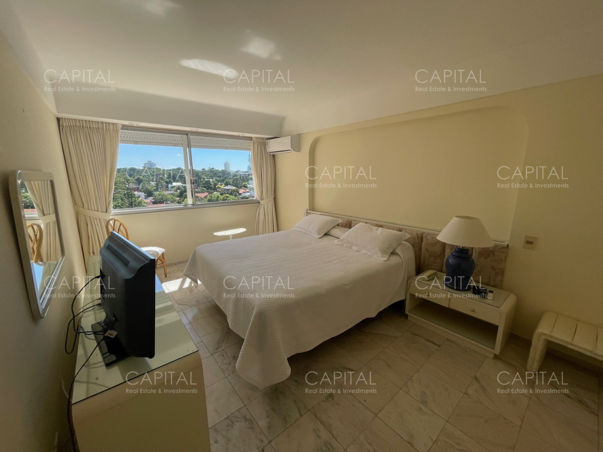 Apartamento ID.36605 - Excepcional semipiso Torre de Categoria frente a Playa Mansa