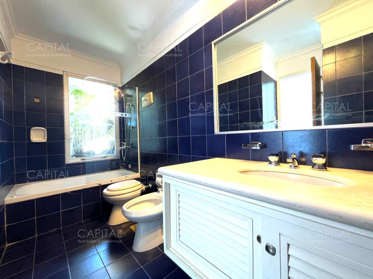 Apartamento ID.34226 - Amplio Apartamento Playa Brava 3 dormitorios mas dependencia