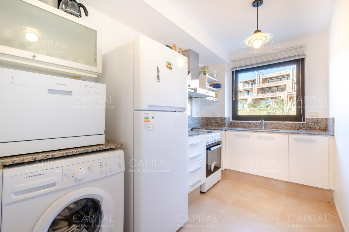 Apartamento ID.28877 - Departamento en venta de dormitorio y medio con dos baños en complejo privado de Punta Ballena