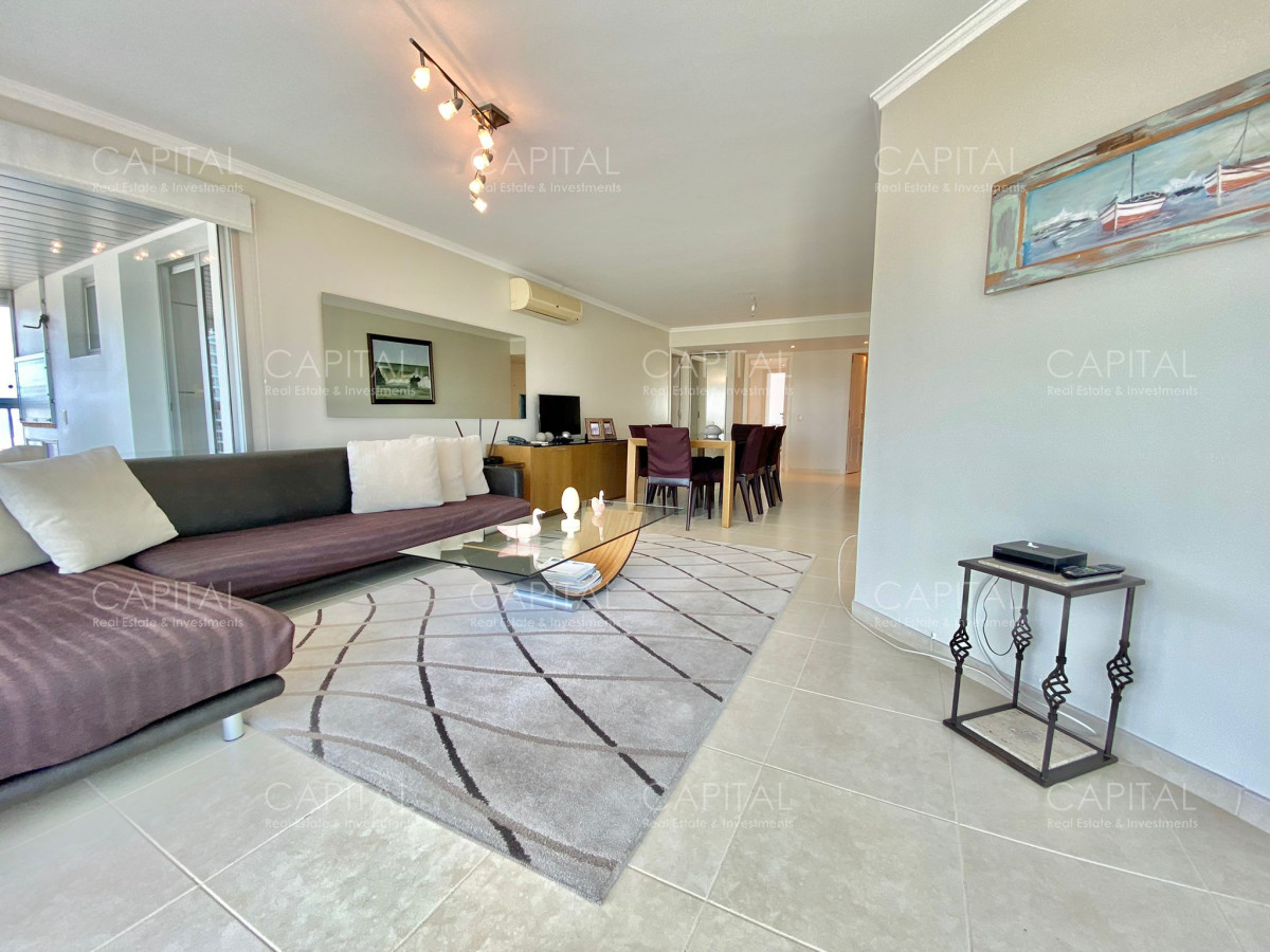 Apartamento ID.31832 - Apartamento en Venta de tres dormitorios, Punta del Este