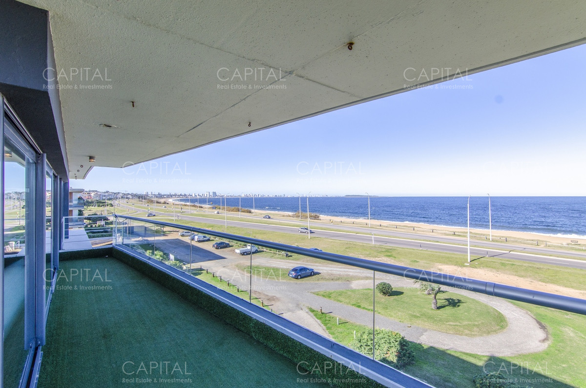 Apartamento ID.30956 - Penthouse Duplex de Tres Dormitorios Frente al Mar