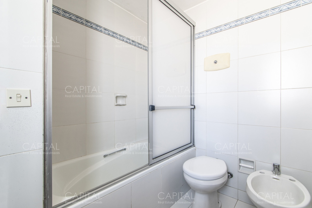 Apartamento ID.31268 - Malecon Punta del Este Apartamento de 3 dormitorios y servicios en venta en primera linea, Playa Mansa.