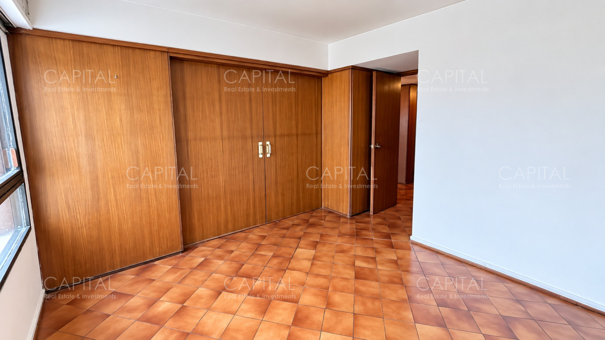 Apartamento ID.40808 - Apartamento en venta en Península, Punta del Este, ubicado a 100 metros del mar.