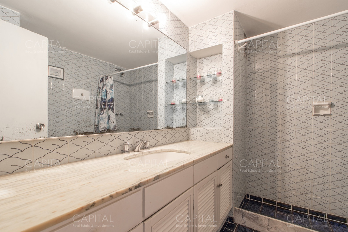 Apartamento ID.32842 - Apartamento con vista al mar en venta en Playa Mansa.