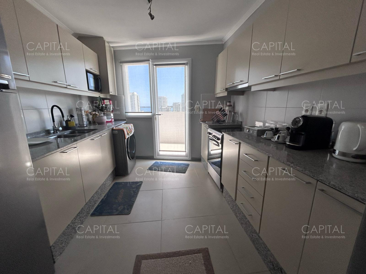 Apartamento ID.32420 - Venta departamento tres dormitorios terraza amplia con parrillero a metros Playa Brava