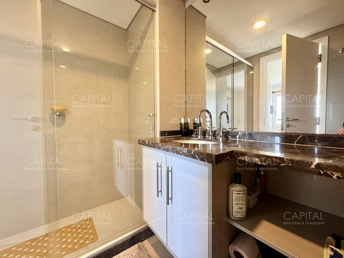 Apartamento ID.36994 - Casino Tower de dos dormitorios en venta, Punta del Este.