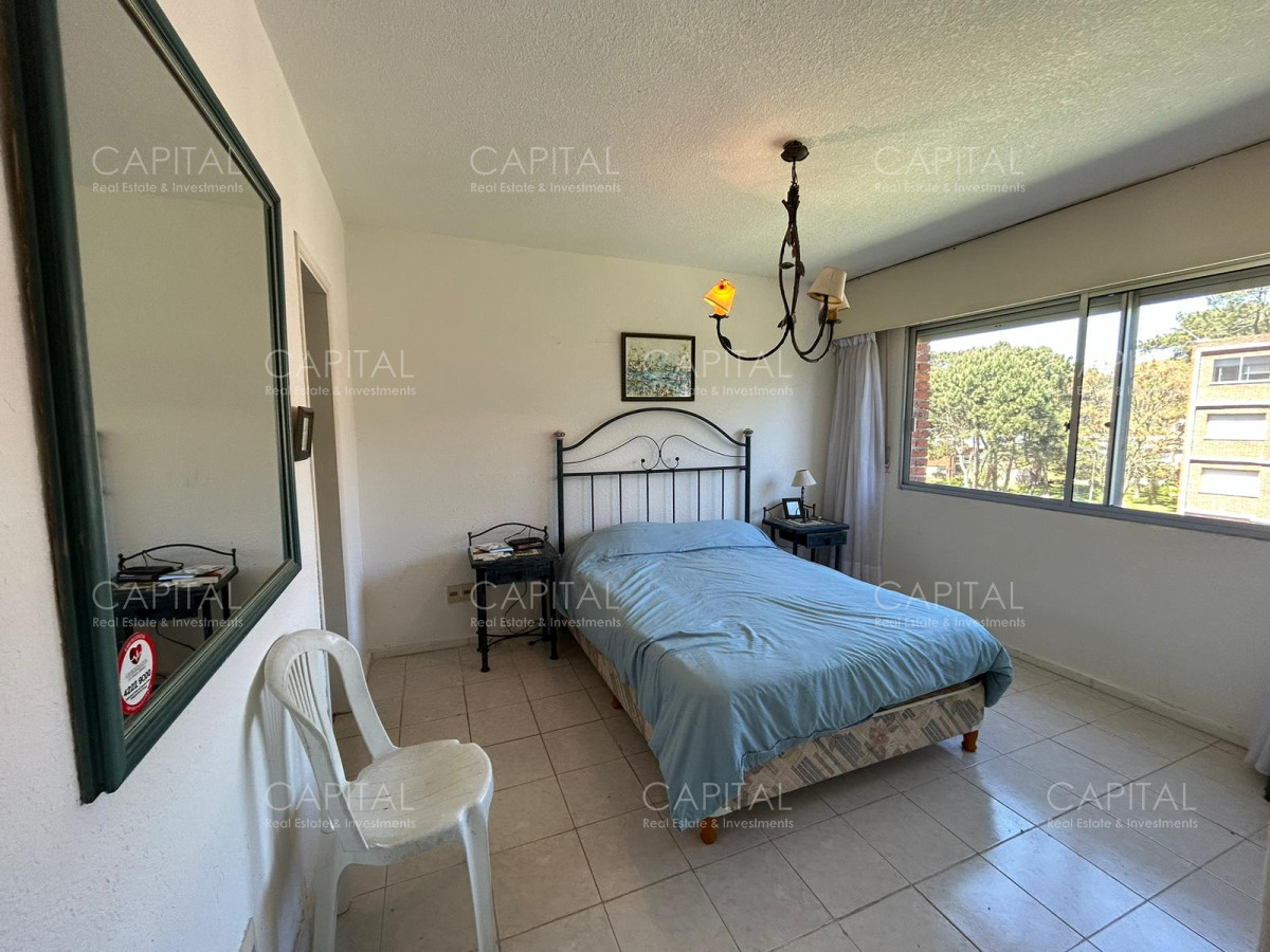 Apartamento ID.35240 - Apartamento en venta con parrillero propio en Playa Mansa. 