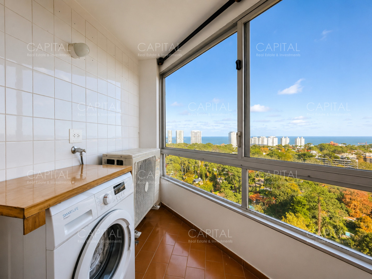 Apartamento ID.36372 - Apartamento de tres dormitorios y dependencia en venta Punta del Este