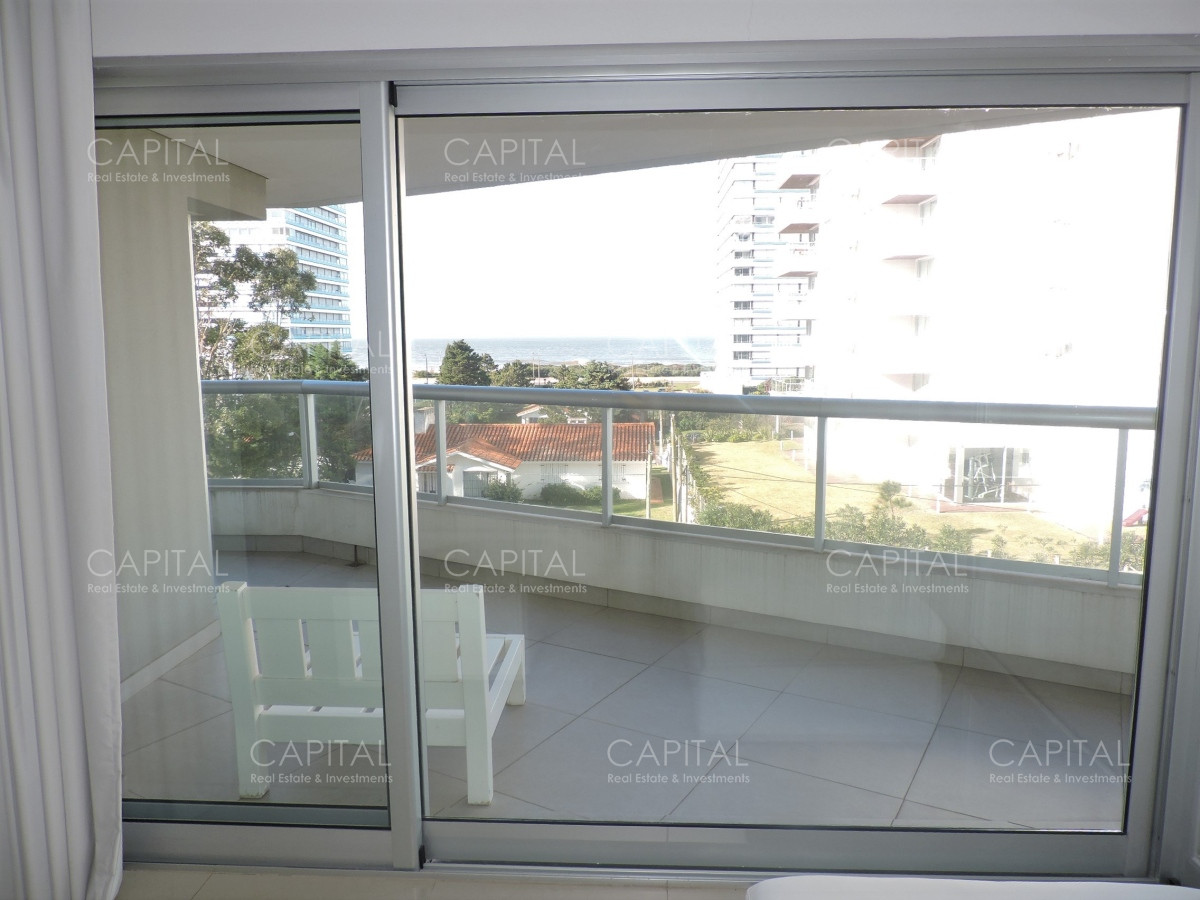 Apartamento ID.37022 - Moderno semipiso 3 dormitorios y dependencia en Playa Brava