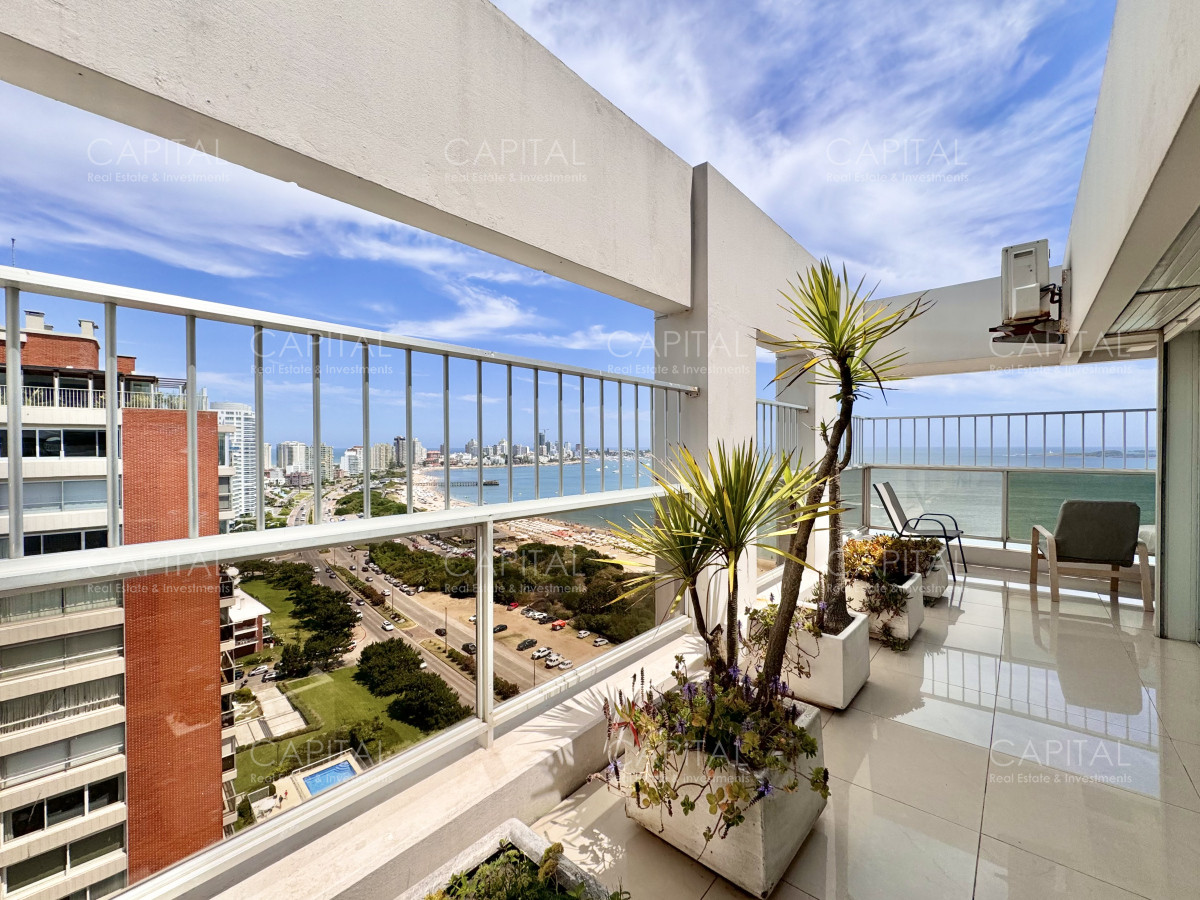 Apartamento ID.37573 - Penthouse Duplex en venta Playa Mansa Punta del Este.